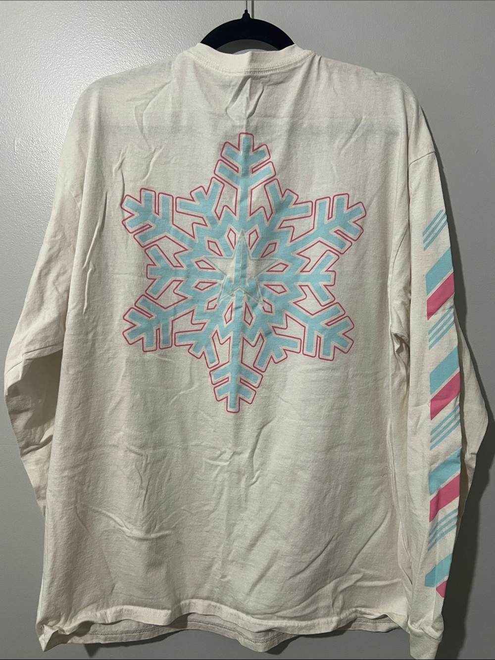 Jeffree Star White Long-Sleeve Tee with Blue & Pink Snowflake 2020 Winter